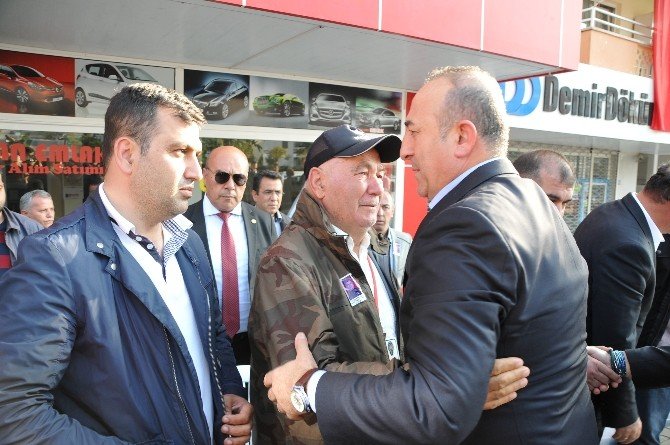 Bakan Çavuşoğlu’ndan Şehidin Ailesine Taziye Ziyareti