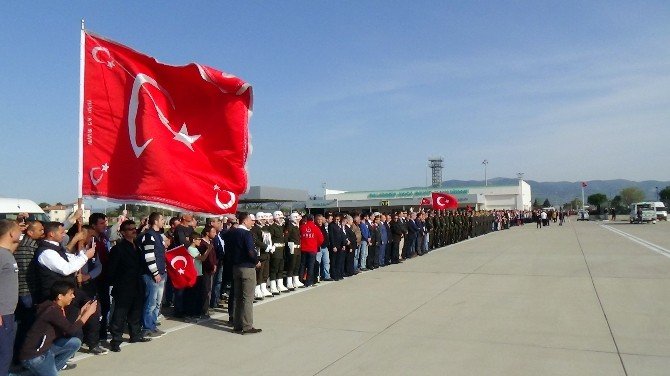 Şehit Uzman Çavuş Aycan Özdil’in Naaşı Edremit’e Getirildi
