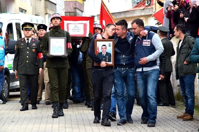 Giresun Şehidini Son Yolculuğuna Uğurladı