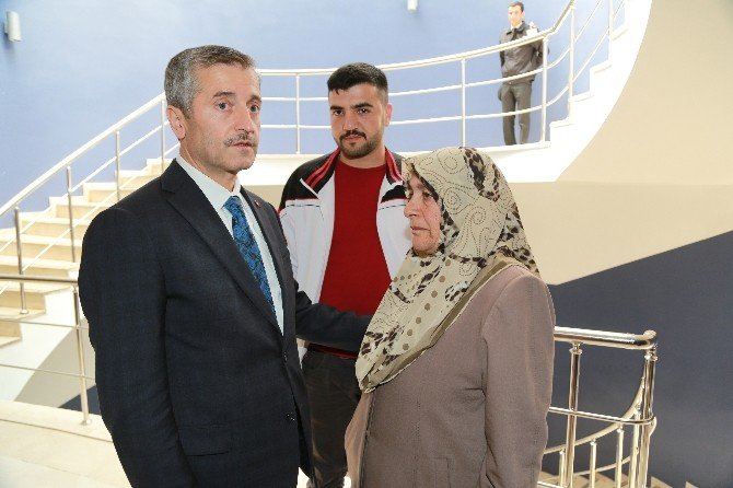 Şahinbey Belediyesi Şehit Olan Özel Harekat Polisi Taner Cinpolat’ın İsmini Sosyal Tesisi Verdi