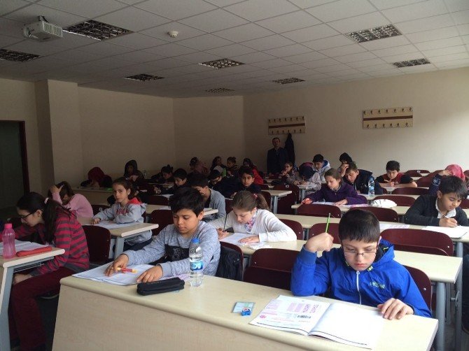 Ufka Yolculuk Hadis Yarışmasına Yoğun Katılım