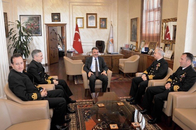 Gemi Komutanları, Büyükşehir Belediyesi’ni Ziyaret Etti