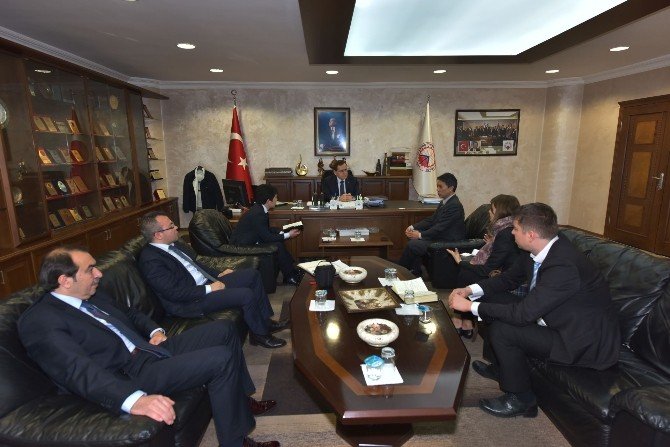 “Türk İş Adamları Japonlar’a Göre Daha Cesaretli”