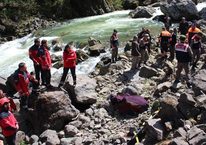 Ordu’da Irmakta Kaybolan Kadının Cesedi Bulundu