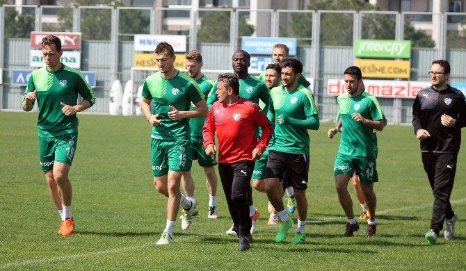 Bursaspor’da Beşiktaş Mesaisi Başladı