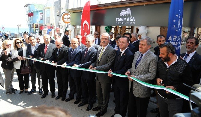Tahir Ağa Kültür Merkezi Ara Güler’in Sergisiyle Açıldı