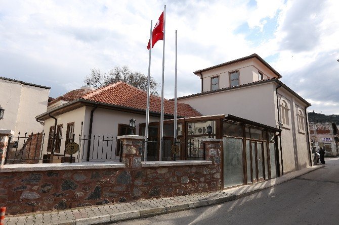 Tahir Ağa Kültür Merkezi Ara Güler’in Sergisiyle Açıldı