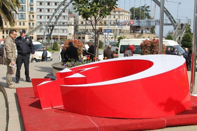 Giresun’da Ay Yıldız Büstüne Çirkin Saldırı