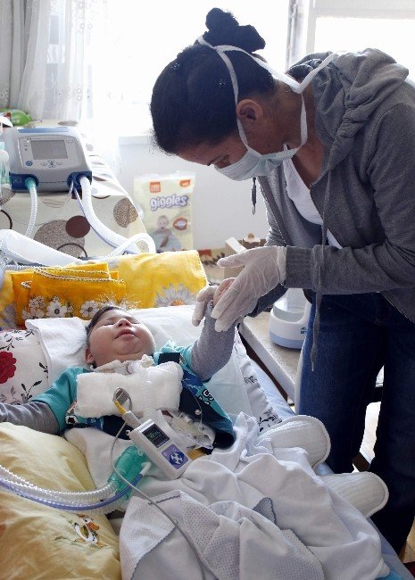 Türkiye Minik Taha’nın Yardım Çığlığına Kayıtsız Kalmadı