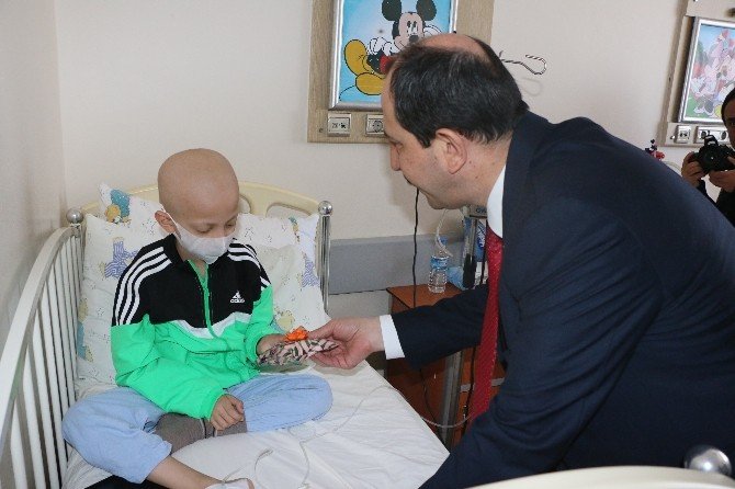Ak Parti Samsun İl Başkanı Göksel’den Kanser Hastalarına Ziyaret