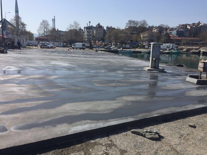 Akçakoca’nın Balıkçıları Limana Sahip Çıktı