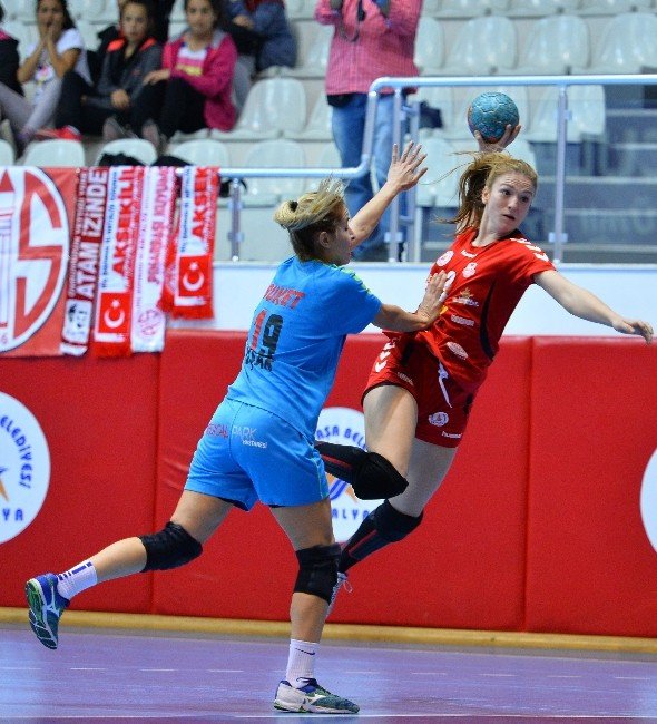 Bayanlar Hentbol Süper Ligi Play Off Çeyrek Final Maçı