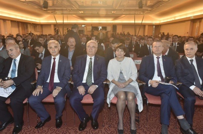 Türkiye İle Hollanda Ticaret Ve Yatırım Fırsatları Lahey’de Ele Alındı