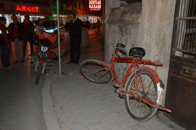 Motosikletle Bisiklet Çarpıştı: 1 Yaralı