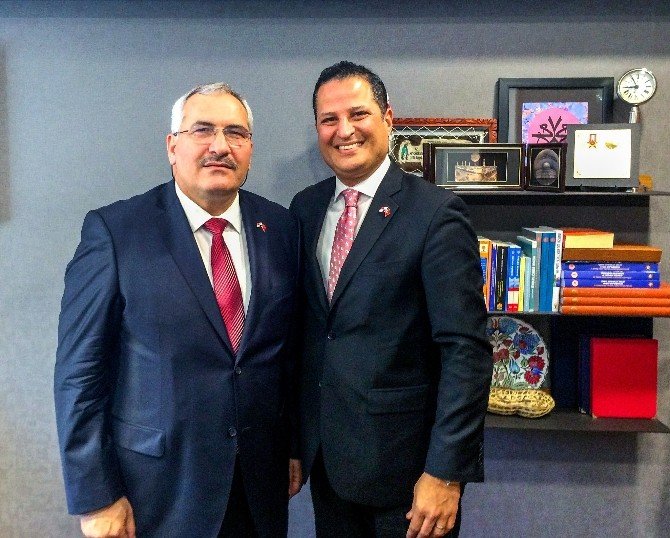 Panama Büyükelçisinden Dostluk Grubu Başkanı Önal’a Ziyaret
