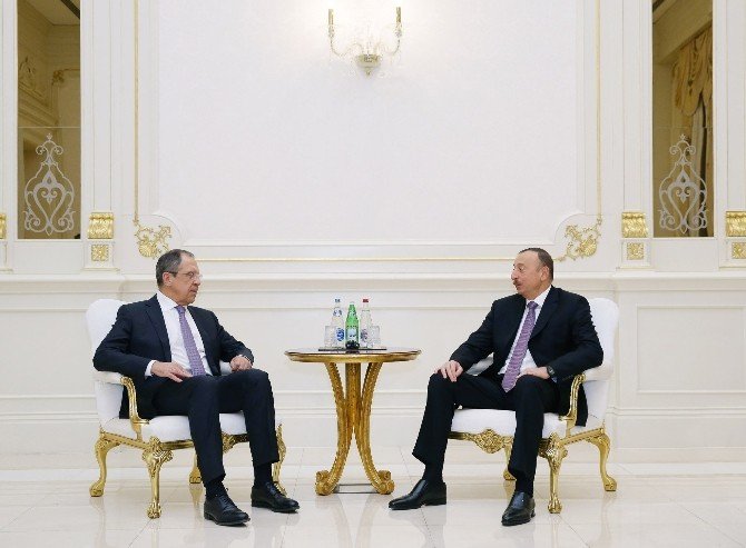 Azerbaycan Cumhurbaşkanı Aliyev, Lavrov’u Kabul Etti