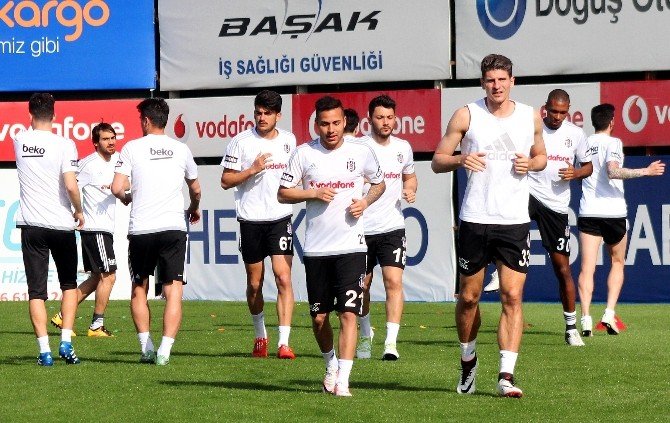 Beşiktaş’ta Neşeli İdman