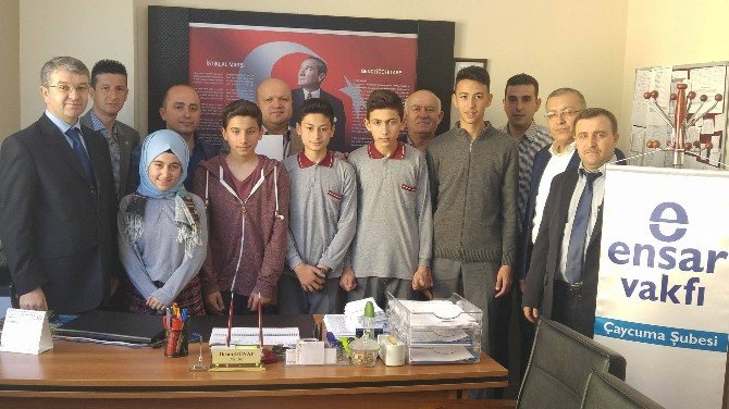 Çaycuma Ensar Vakfından Birincilere Ödül