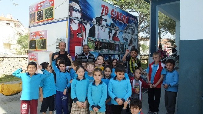 Burhaniye’de Sinema Ayağa Geldi