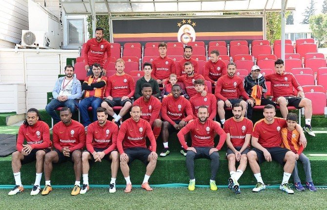 Kanser Hastası Gencin Galatasaray Sevgisi