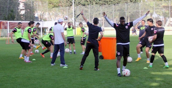 Adanaspor Maç Saatini Bekliyor