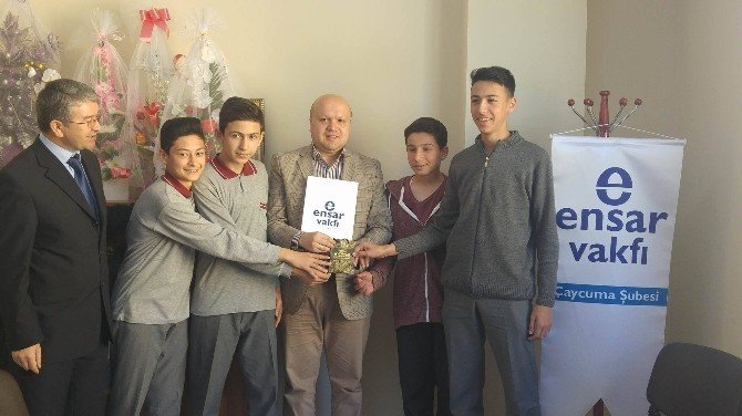 Çaycuma Ensar Vakfından Birincilere Ödül