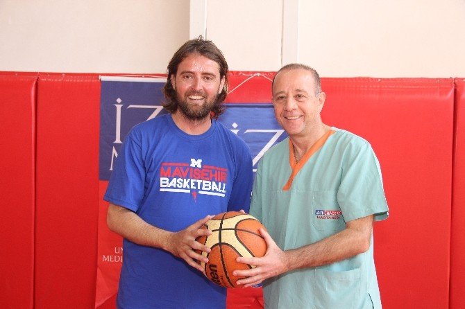 Hayata Üçlük Attı