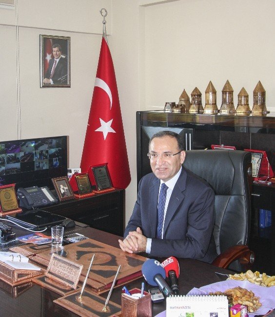 Bakan Bozdağ: "Ahlat, Çanakkale Kadar Önemlidir"