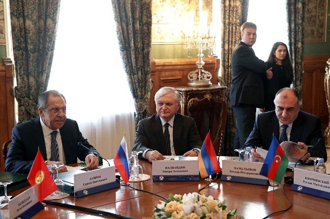 Azerbaycan Ve Ermenistan Dışişleri Bakanları Moskova’da Bir Araya Geldi