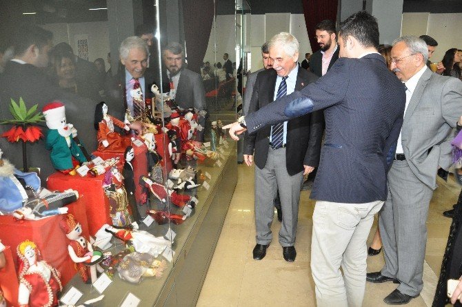 Çocuklar Sanal Dünyadan Çıkıp Geleneksel Oyuncaklarla Tanıştı