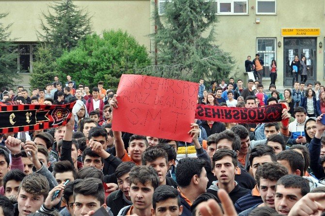 Liselilerin Es-es Aşkı