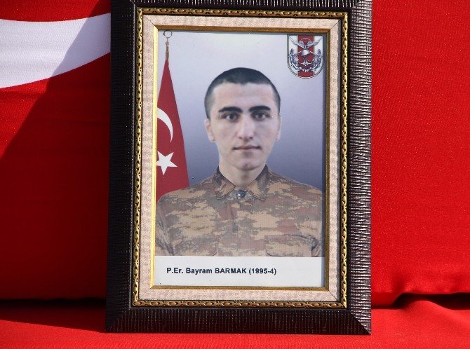 Kalp Krizi Geçirerek Ölen Askere Uğurlama