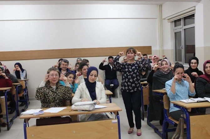 İşaret Dilini Öğrenerek İnegöl’ün İlkleri Oldular