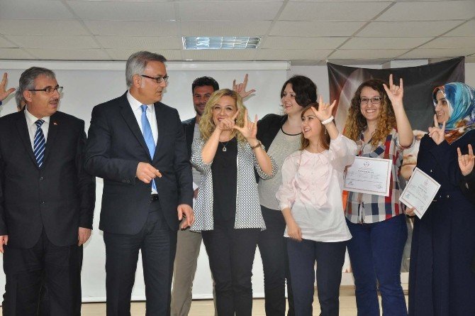 İşaret Dilini Öğrenerek İnegöl’ün İlkleri Oldular