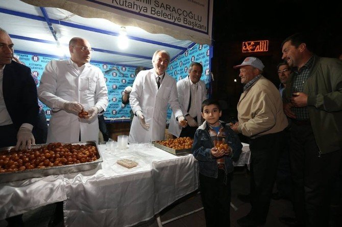 Kütahya Belediyesi’nden Halka Lokma İkramı