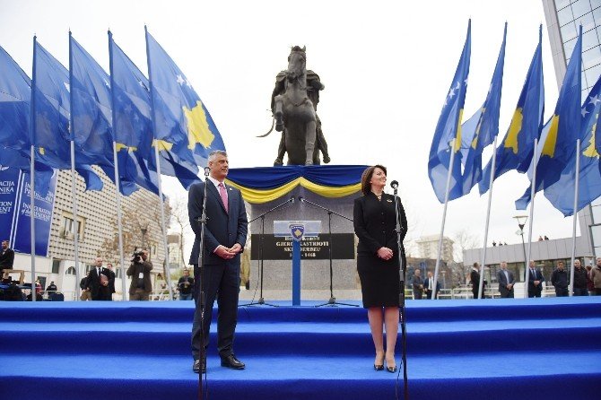 Kosova’da Yeni Cumhurbaşkanı Görevi Devraldı