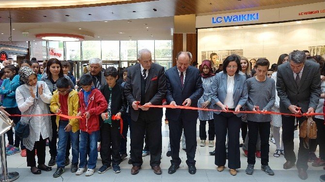 Çocuk Hakları Resim Sergisi Açıldı