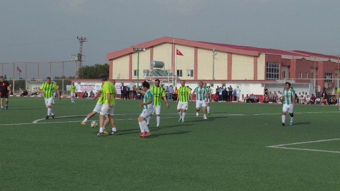 Eski Futbolcular Suriye Sınırında Maç Yaptı