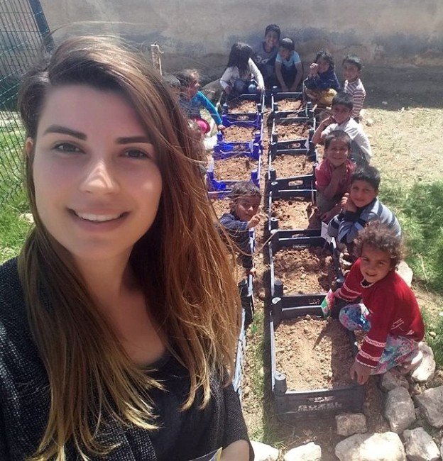 Öğretmenliğe Okula Su Götürerek Başladı
