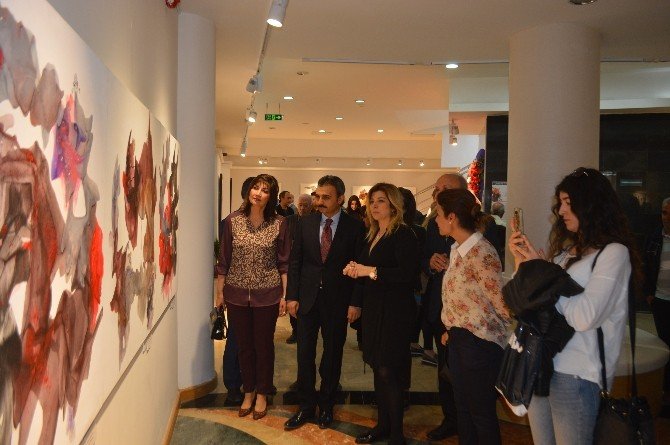 Ödüllü Ressam Çorumlu Sanatseverlerle Buluştu