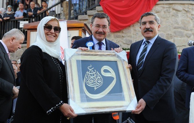 Restore Edilen Gülbaba Türbesi Ziyarete Açıldı