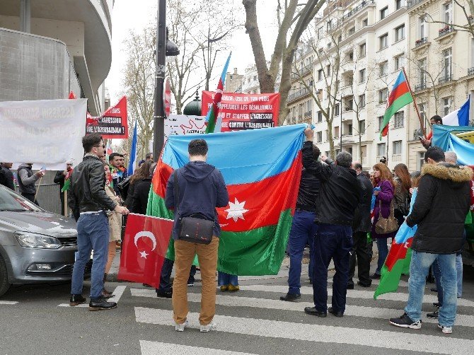 Ermenistan Paris’te Protesto Edildi