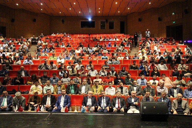 ’Gençlik Yeni Anayasa İstiyor’ Programı