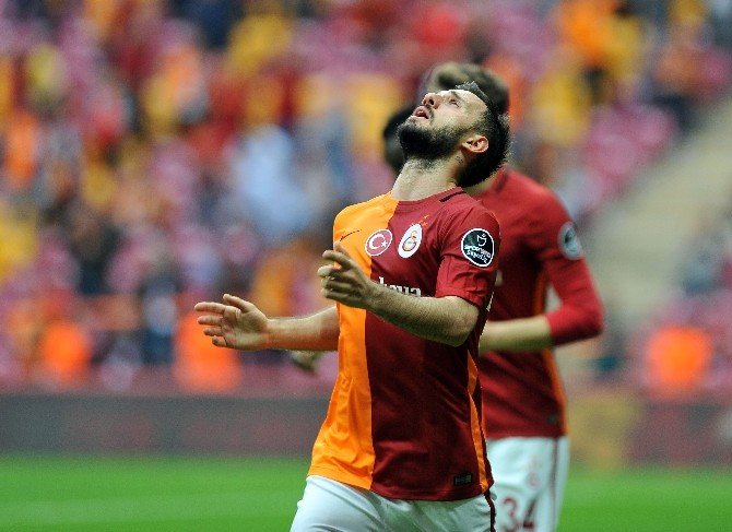 Emre Çolak Golden Sonra Gözyaşlarını Tutamadı