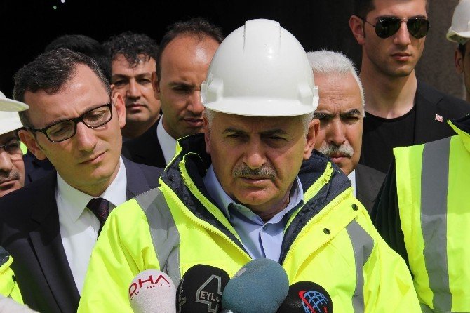 Bakan Yıldırım: "Kardeşliğimizi Bozmaya Çalışanlar Yok Olup Gidecekler"