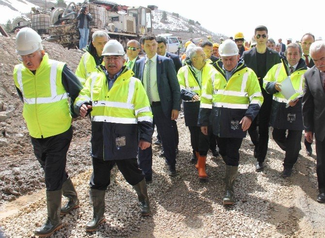 Bakan Yıldırım: "Kardeşliğimizi Bozmaya Çalışanlar Yok Olup Gidecekler"