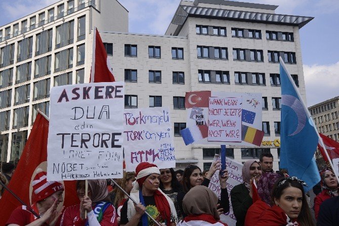 Almanya Genelinde ’Teröre Lanet’ Mitingleri Yapıldı