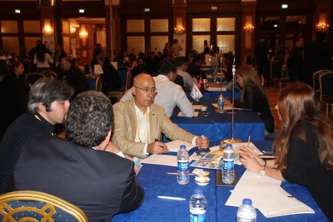 İran Turizm Zirvesinde İkili Görüşmeler Başladı