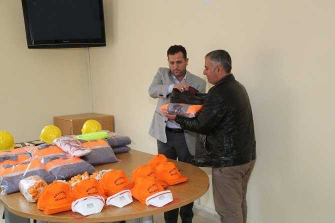 Melikgazi Belediyesi Melbusat Dağıtımını Yaptı