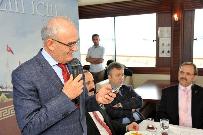 Başkan Yılmaz’ı Duygulandıran Düğün Daveti